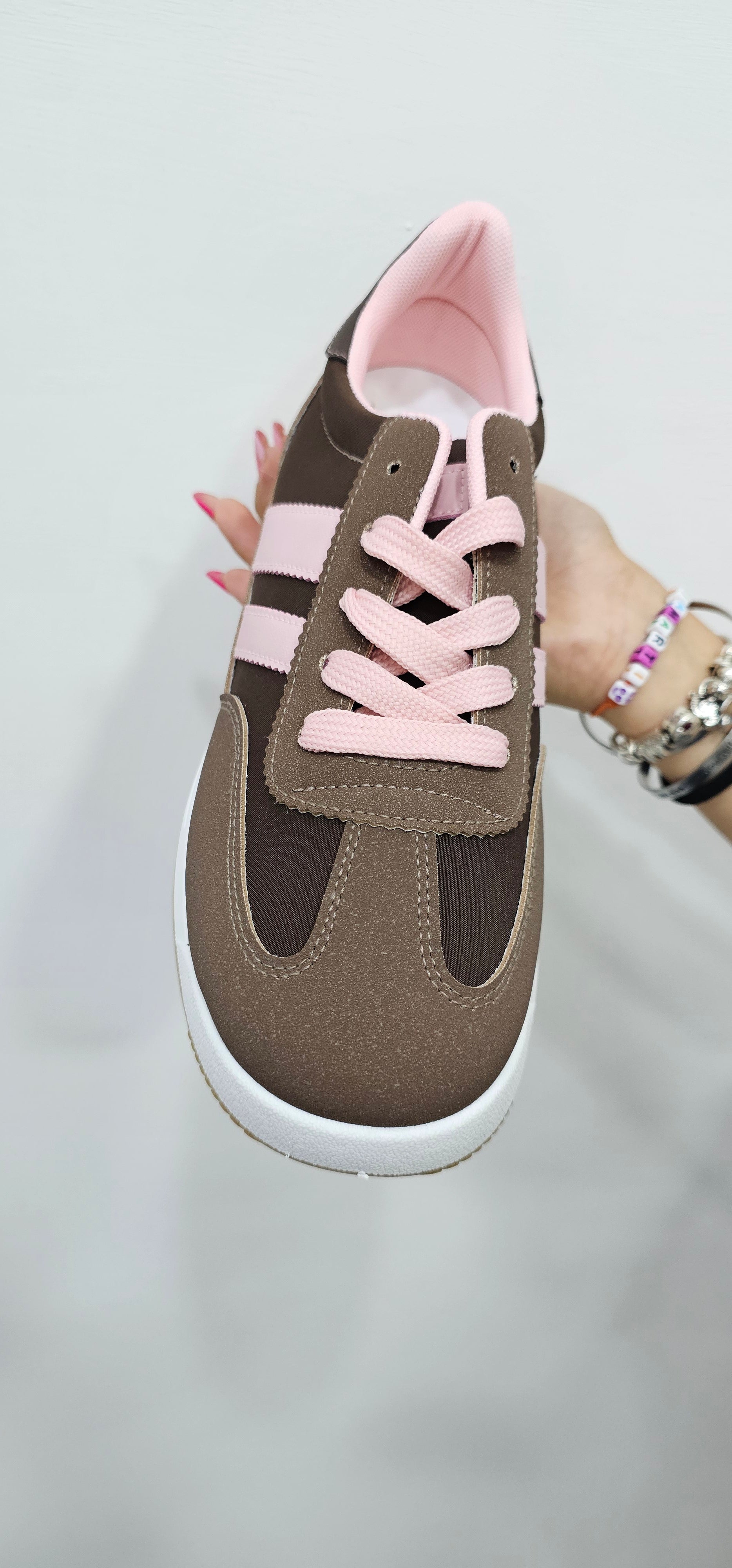 SNEAKERS MIA