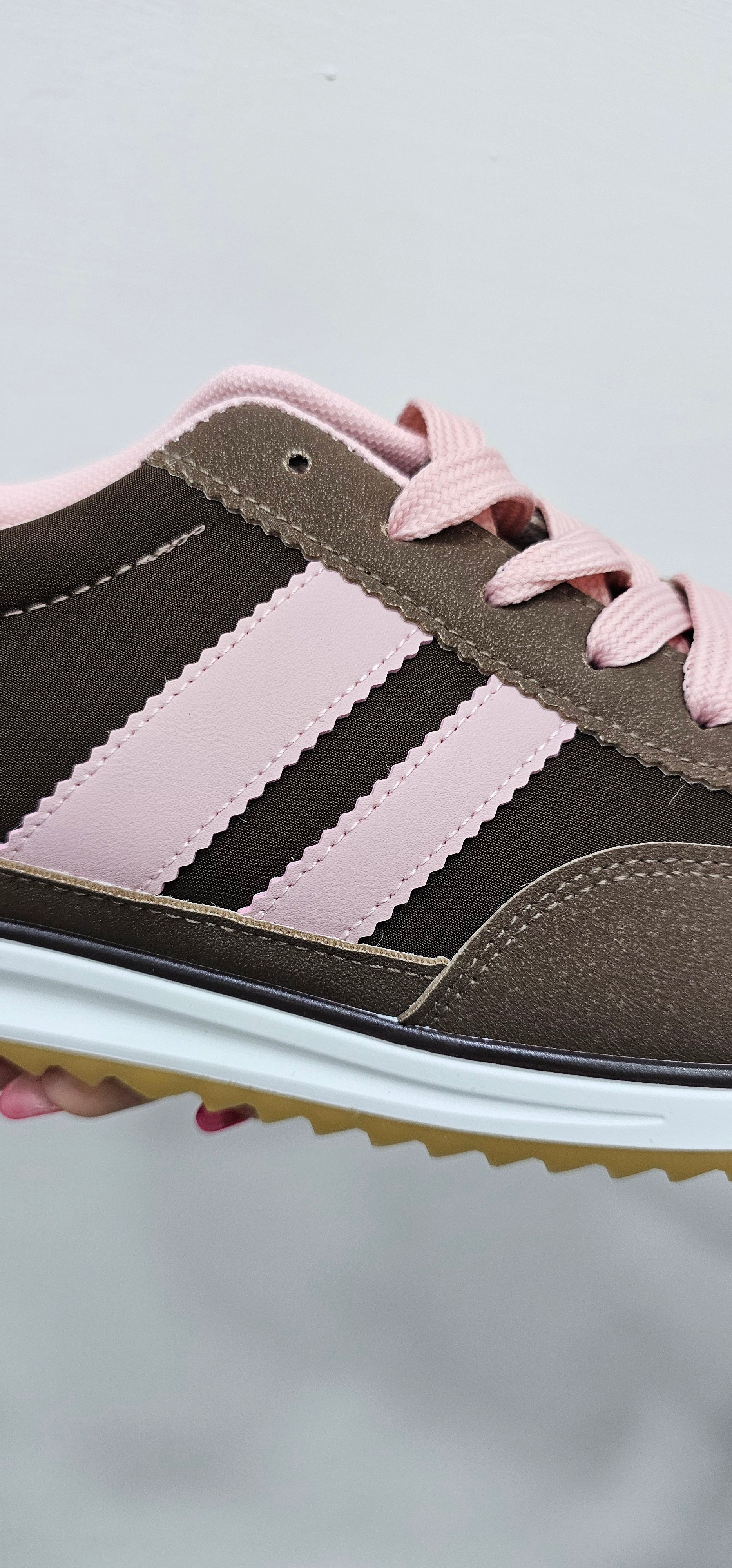 SNEAKERS MIA