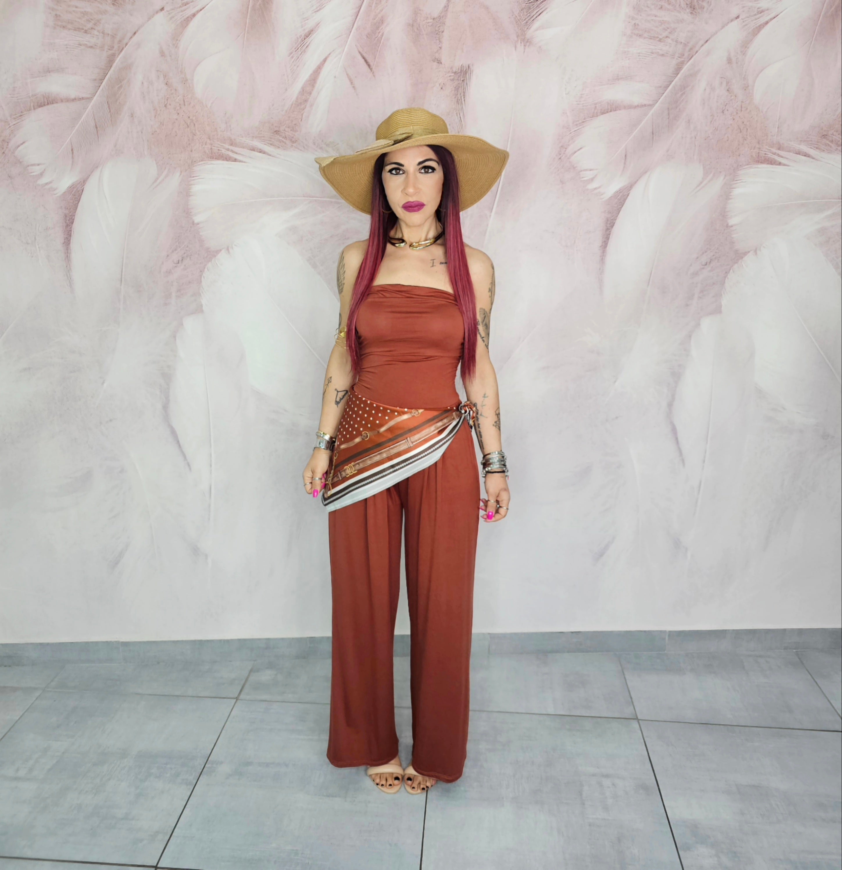 TUTA CON FOULARD